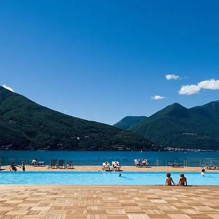 In With Pool Maccagno